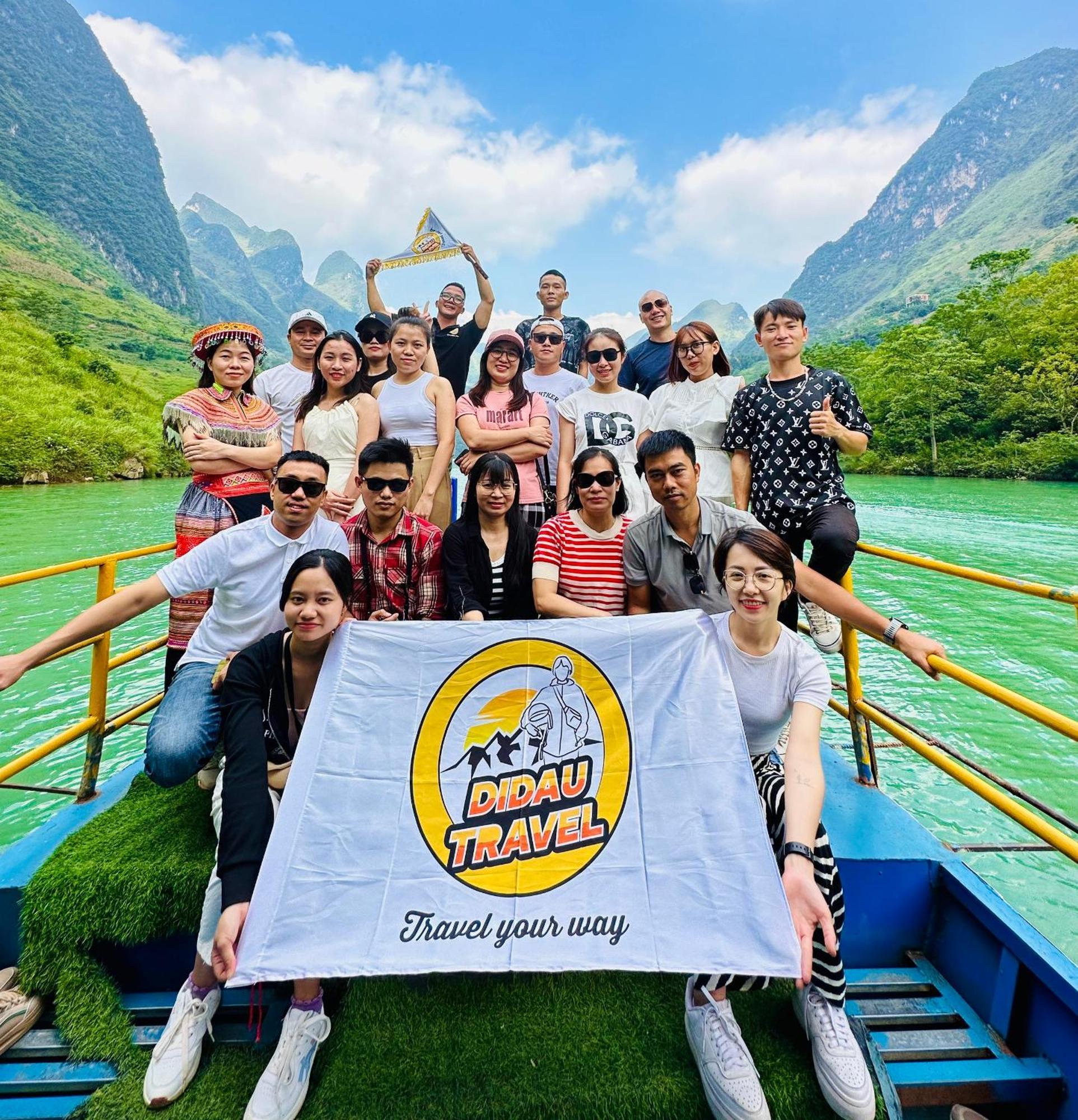 Tl Adventure Tour & Motorbike Aparthotel Ha Giang Exterior photo