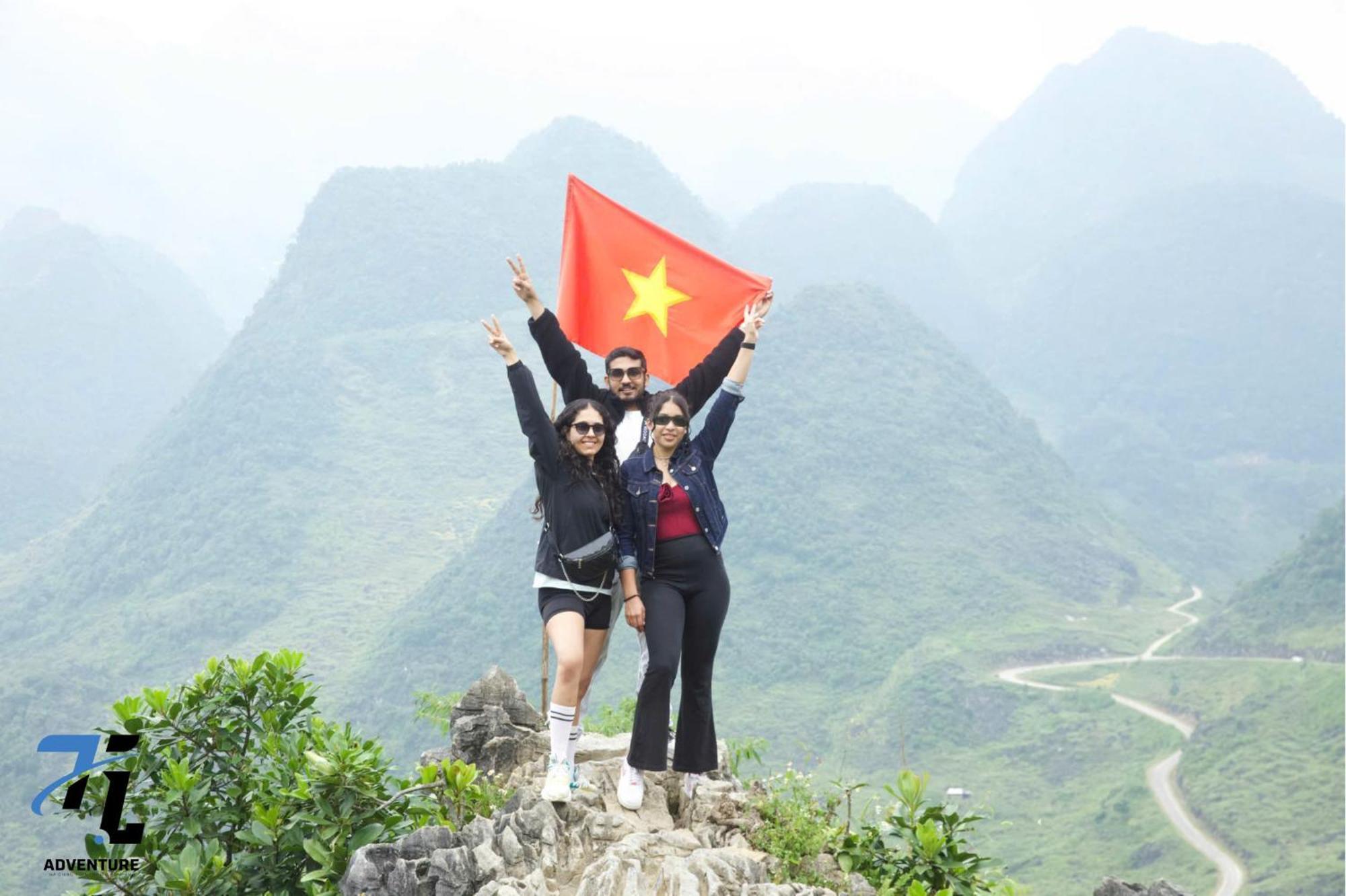 Tl Adventure Tour & Motorbike Aparthotel Ha Giang Exterior photo